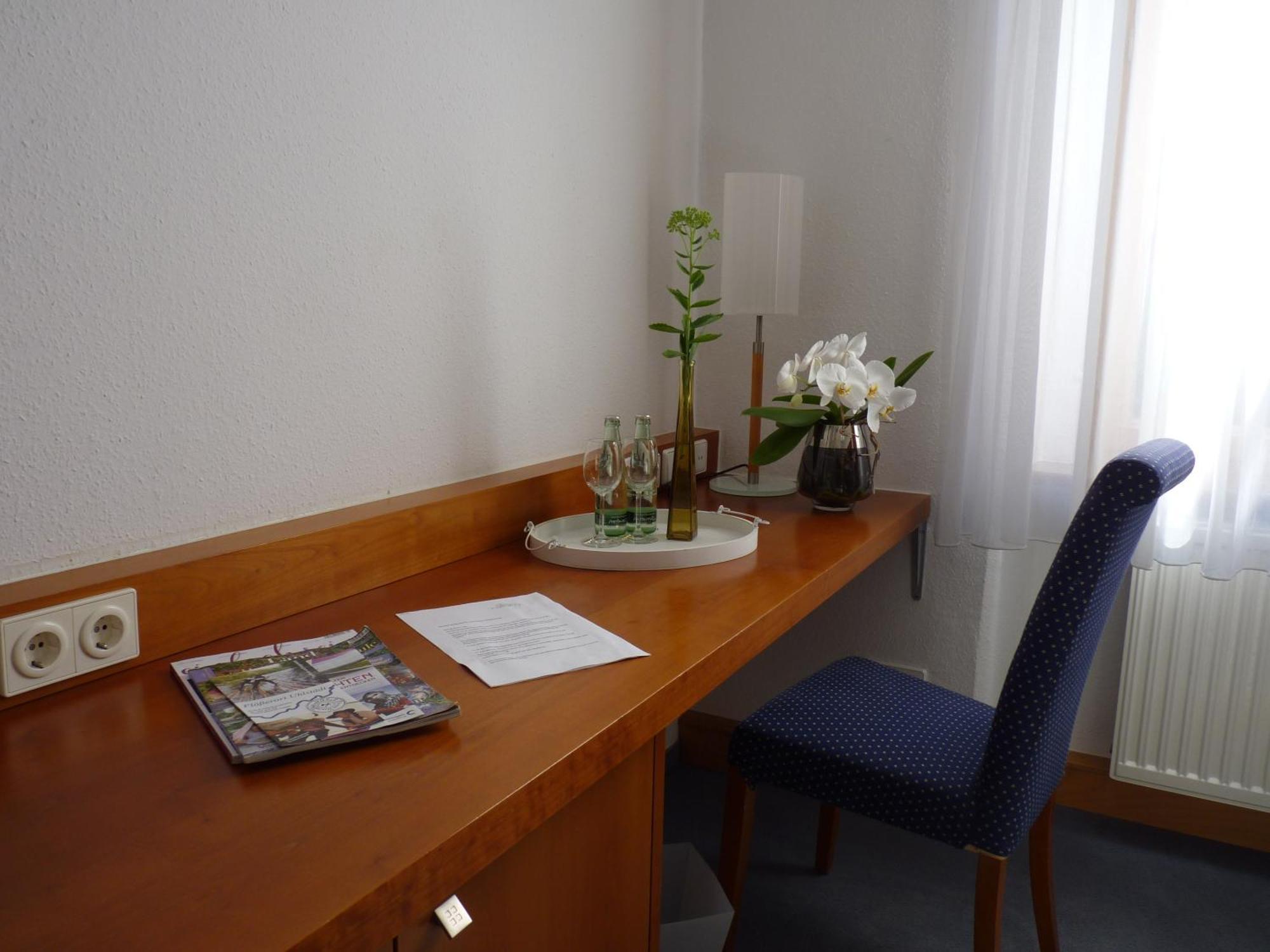 Hotel & Restaurant Schloss Weissenburg Uhlstadt-Kirchhasel Ruang foto