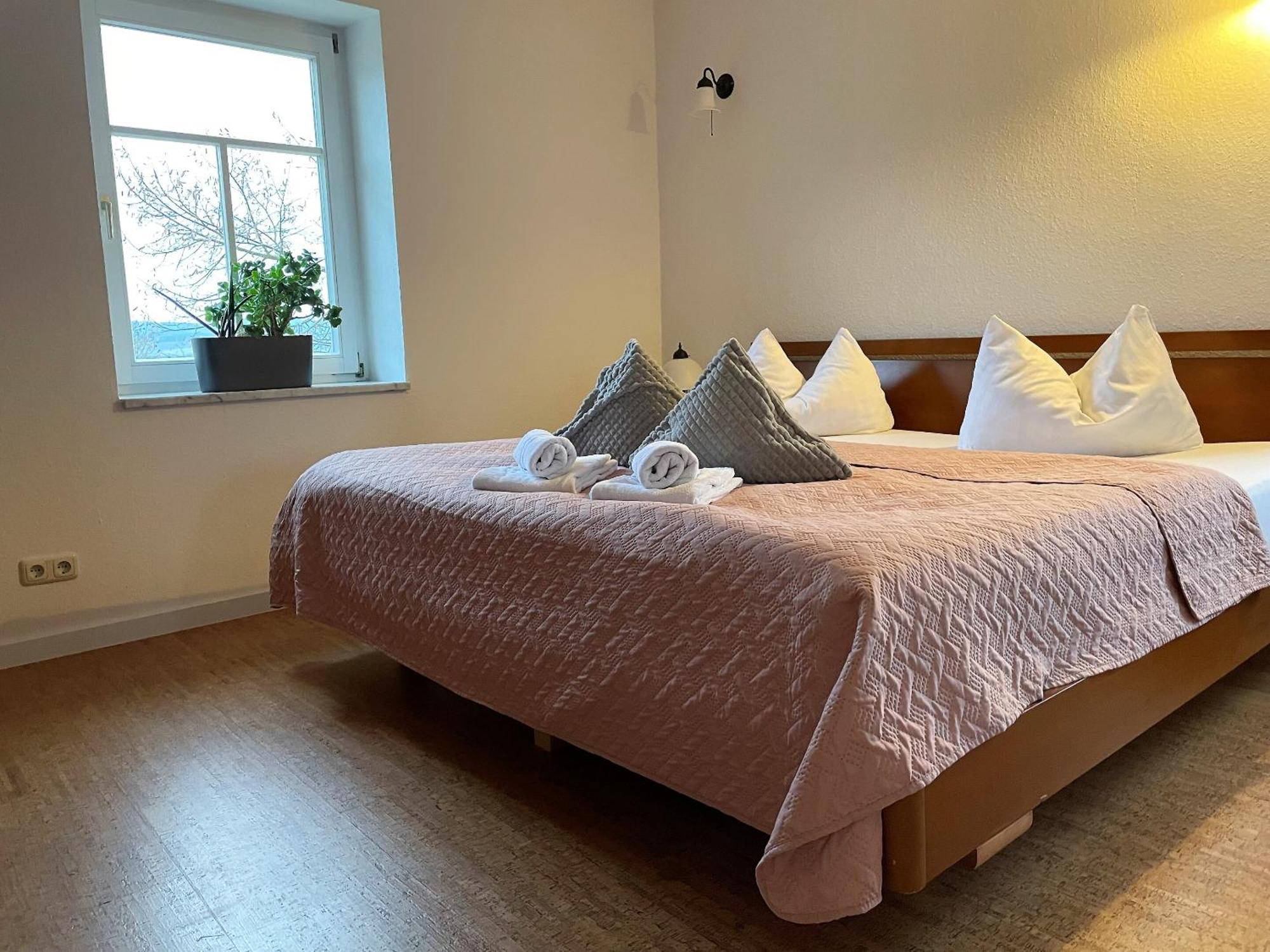 Hotel & Restaurant Schloss Weissenburg Uhlstadt-Kirchhasel Ruang foto